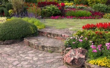 Low-Maintenance Landscaping Ideas for home owners